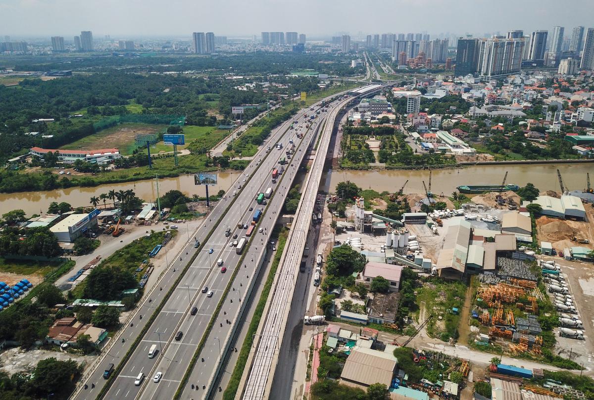 Được biết, khoảng cách từ nhà thuê của gia đình Trà cho đến nơi làm việc và học tập của các thành viên dao động trong khoảng 14 đến 20km. (Ảnh minh họa)