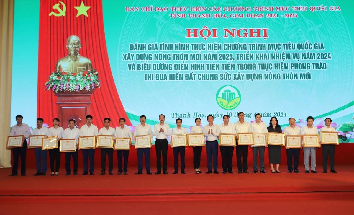 Giai đoạn 2021-2023, người dân trên địa bàn tỉnh Thanh Hoá đã hiến 1,5 triệu m2 đất, di dời, phá dỡ khoảng 650 nhà ở dân cư, phá dỡ hơn 2.400 công trình tường rào, cổng nhà...