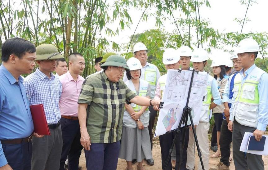 Phó Chủ tịch Thường trực UBND tỉnh Hà Sỹ Đồng kiểm tra tiến độ thực hiện dự án Khu công nghiệp Quảng Trị