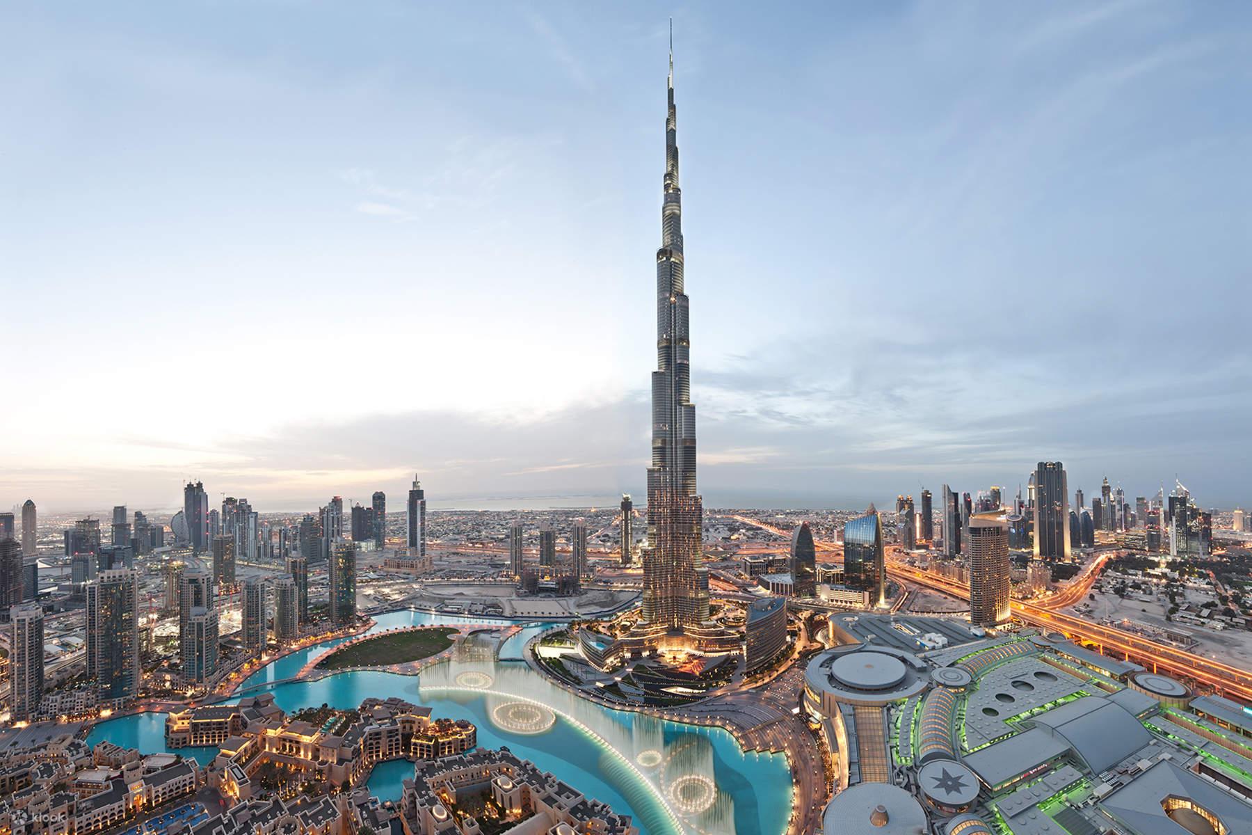 Burj Khalifa - Tòa nhà cao nhất thế giới tọa lạc tại trung tâmcủa thành phố Dubai, Các tiểu vương quốc Ả-rập Thống nhất (UAE).